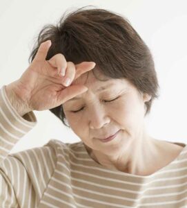 頭が重くめまいがする